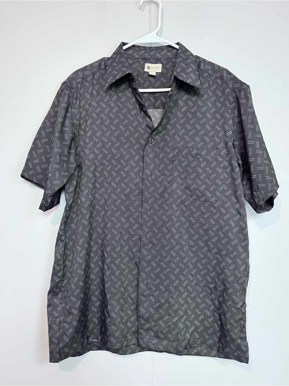 Haggar Men’s Medium Short Sleeve Button-Up Shirt Black Gray Geometric Pattern